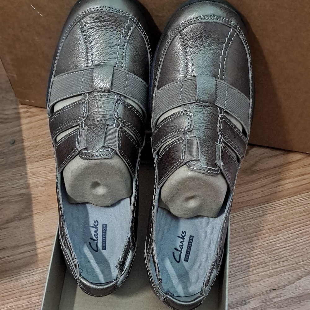 Clarks Pewter Metallic Slip-On Shoes - Like New